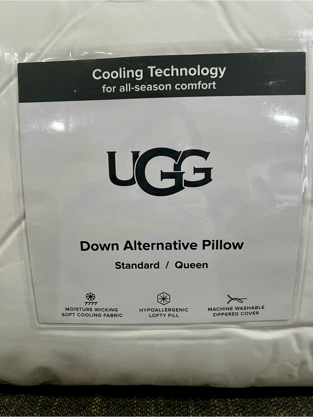 UGG White Down Alternative Pillow - Cooling Technology for Hot Sleepers is NWT